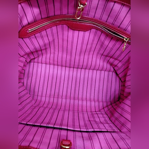 Louis Vuitton Takashi Murakami Cosmic Blossom Vinyl Tote - Picture 13 of 14